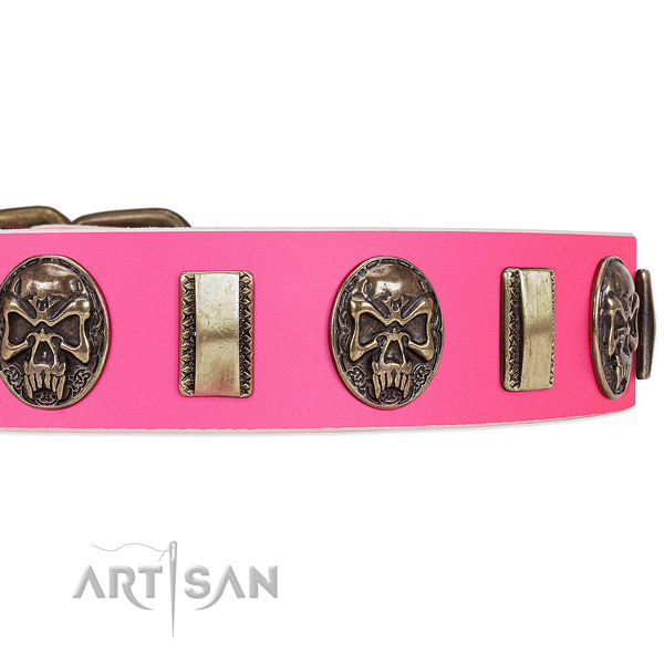 Rust-proof traditional buckle on full grain leather dog collar for your four-legged friend